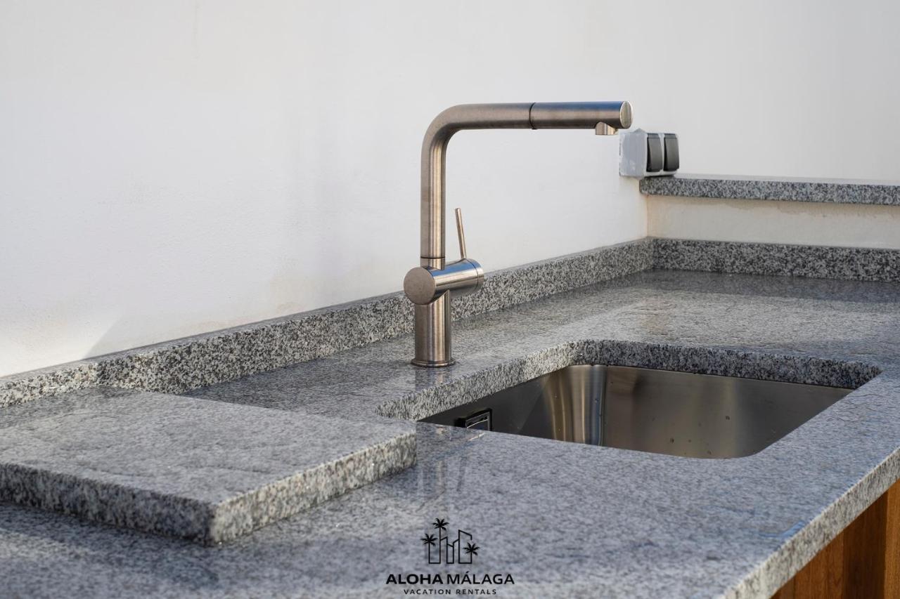 Luxury Duplex With Pool And Padel Court In Town Apartman Málaga Kültér fotó